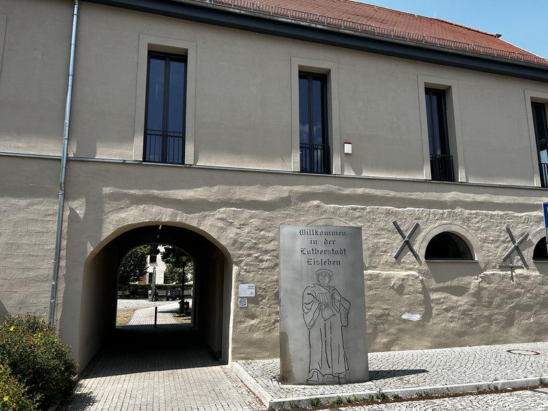Scheune mit Eingang zum Hof